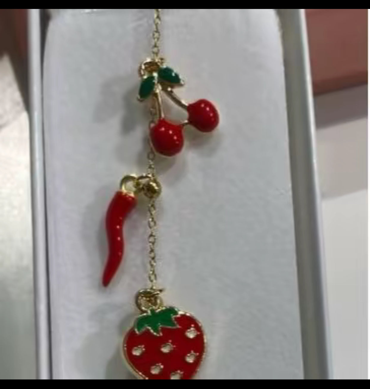 Bracciale portafortuna con corno•fragola•ciliegia