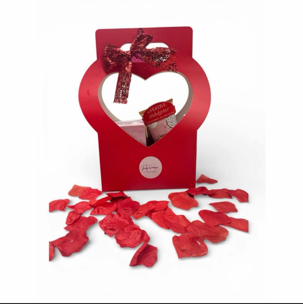 Confezione Love per San Valentino - 3 Profumi da 100ml + 2 Prodotti Profumo-Shower Gel o Crema Corpo Profumata in Elegante Scatola a Forma di Cuore Ideale per Regalo