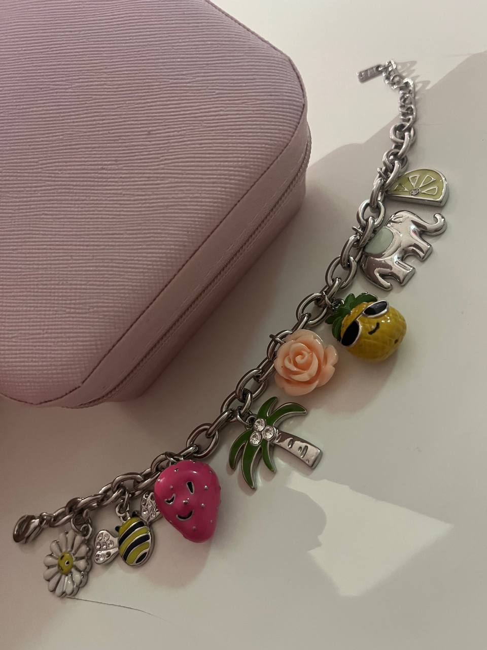bracciale estate con charm-portafortuna colorato in acciaio inossidabile