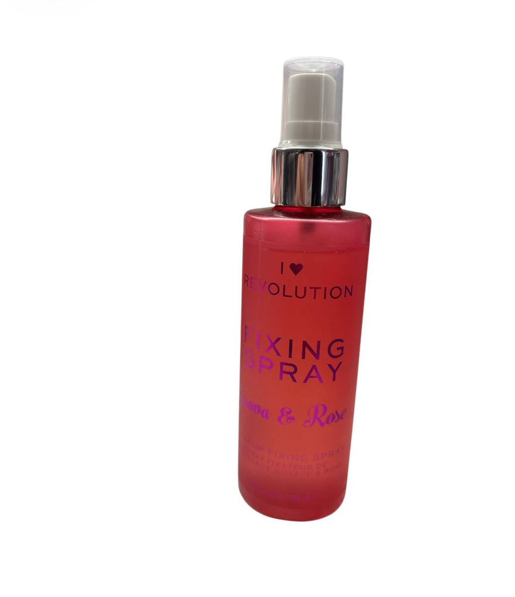 Revolution Gift Box la scatola comprende 6 pezzi di make-up Revolution con nastro rosa elegante e design sofisticato