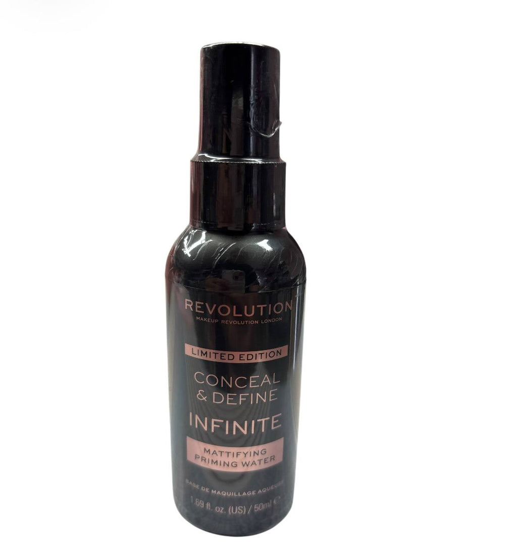 Revolution Gift Box la scatola comprende 6 pezzi di make-up Revolution con nastro rosa elegante e design sofisticato