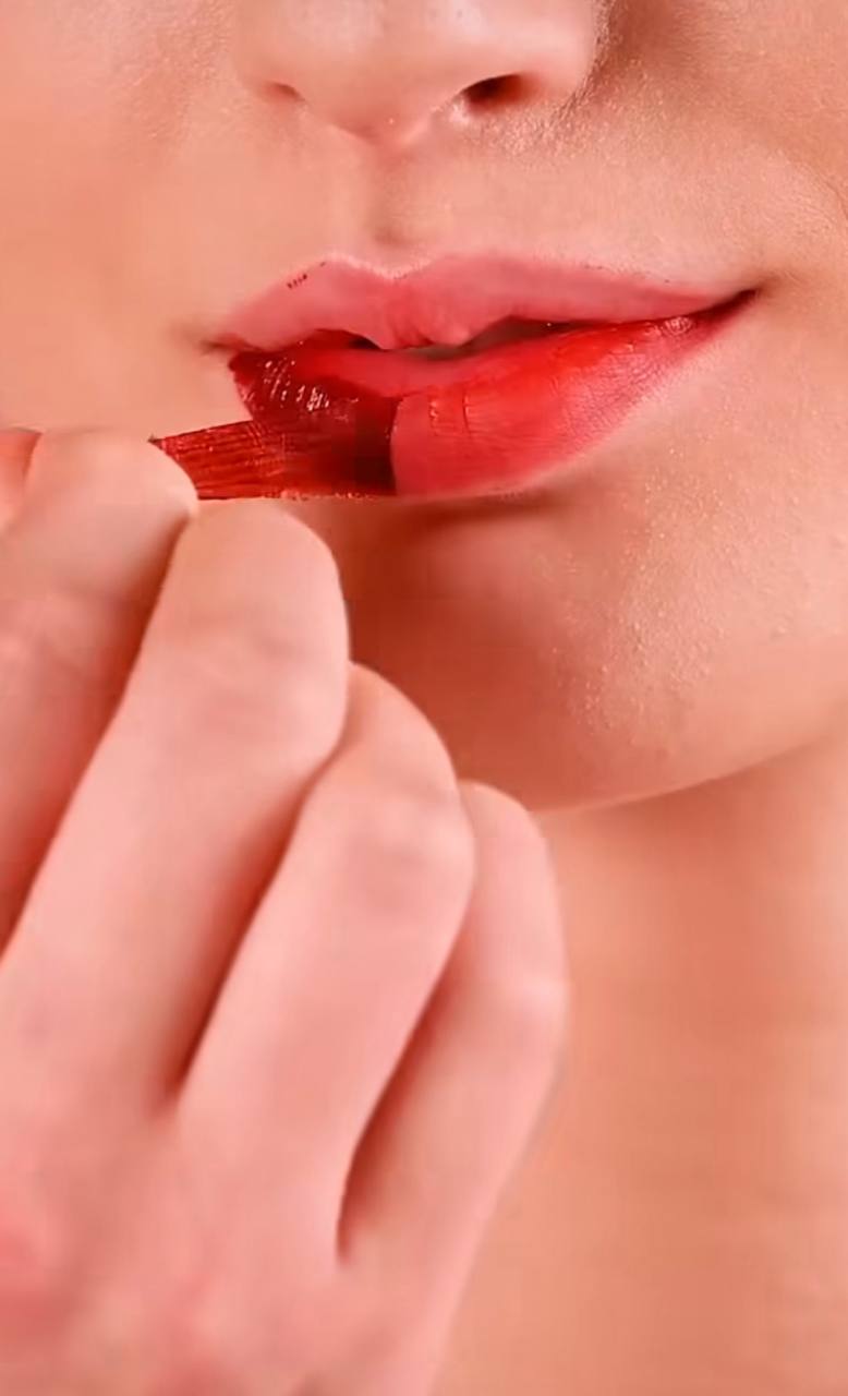 COSMI PREMIUM - tinta labbra peel off cosmi - lip tint per un look fresco e stiloso