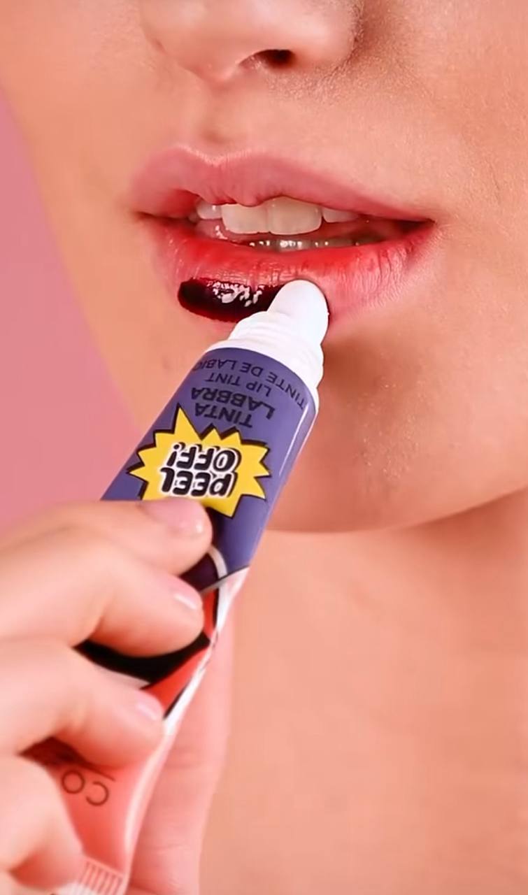 COSMI PREMIUM - tinta labbra peel off cosmi - lip tint per un look fresco e stiloso