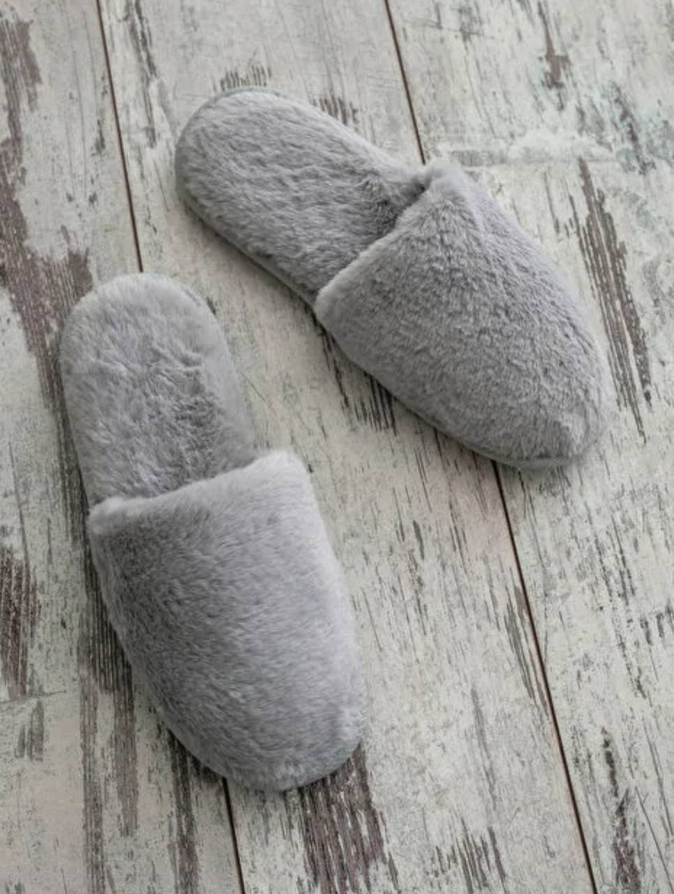 Pontafole peluche Bottega verde, Numero 36/38 avvolgi i tuoi piedi in queste pantofole di peluche di colore grigio perla con suola dotata di gommini antiscivolo