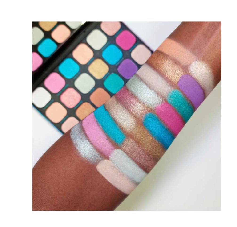 Revolution Forever Flawless Oogschaduw Palette - Desert Desire  con Colori Vivi e Texture di Qualità
