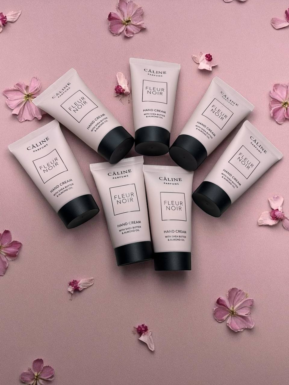 Cáline Parfums Crema Mani 50ml Fleur Noir con Burro di Karité e Olio di Mandorla per una Pelle Idratata e Nutrita