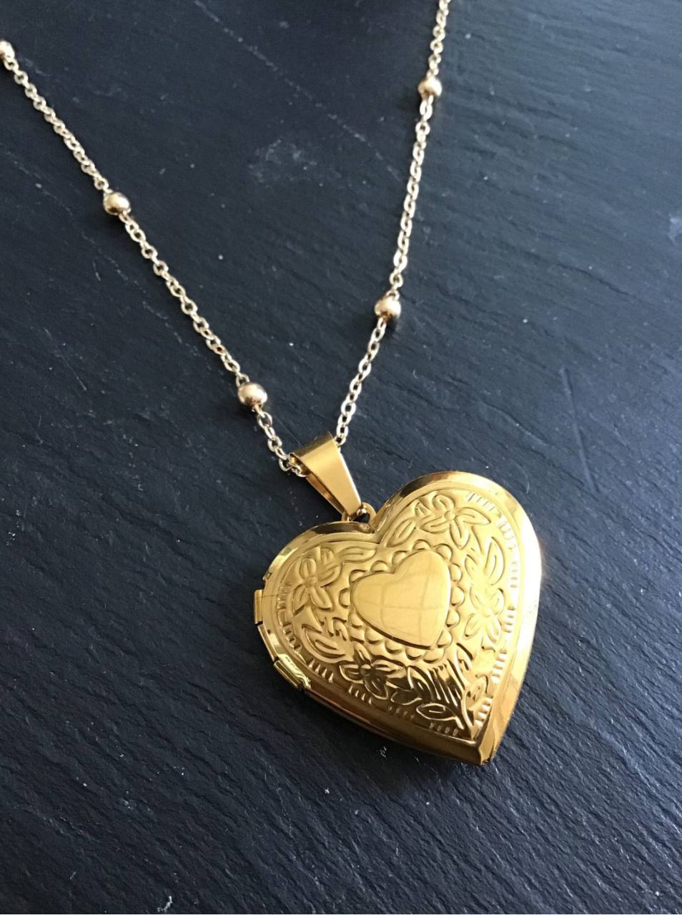 Collana medaglione a cuore che si apre
