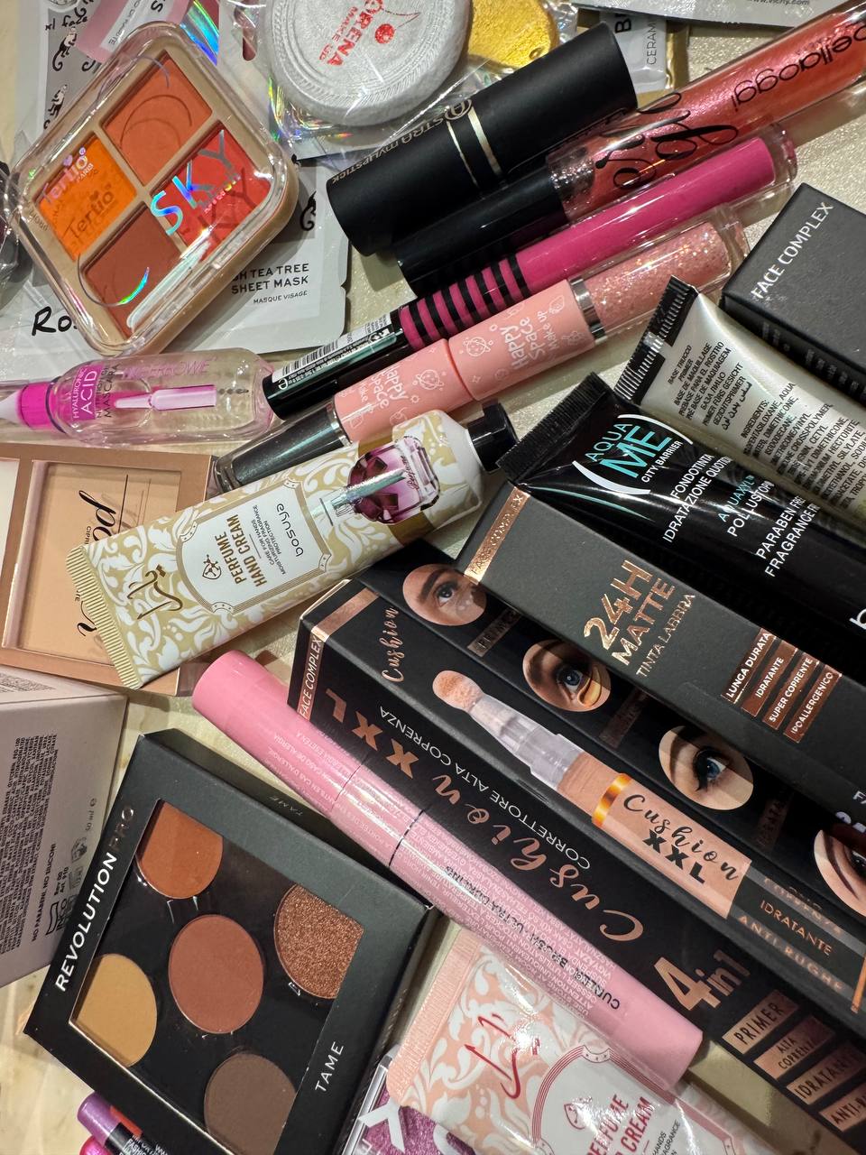 Mystery Box Make-Up 🌸 100€ - 80 PEZZI DI MAKE-UP Cosmetici Sorpresa di Lusso | Trendy Shop