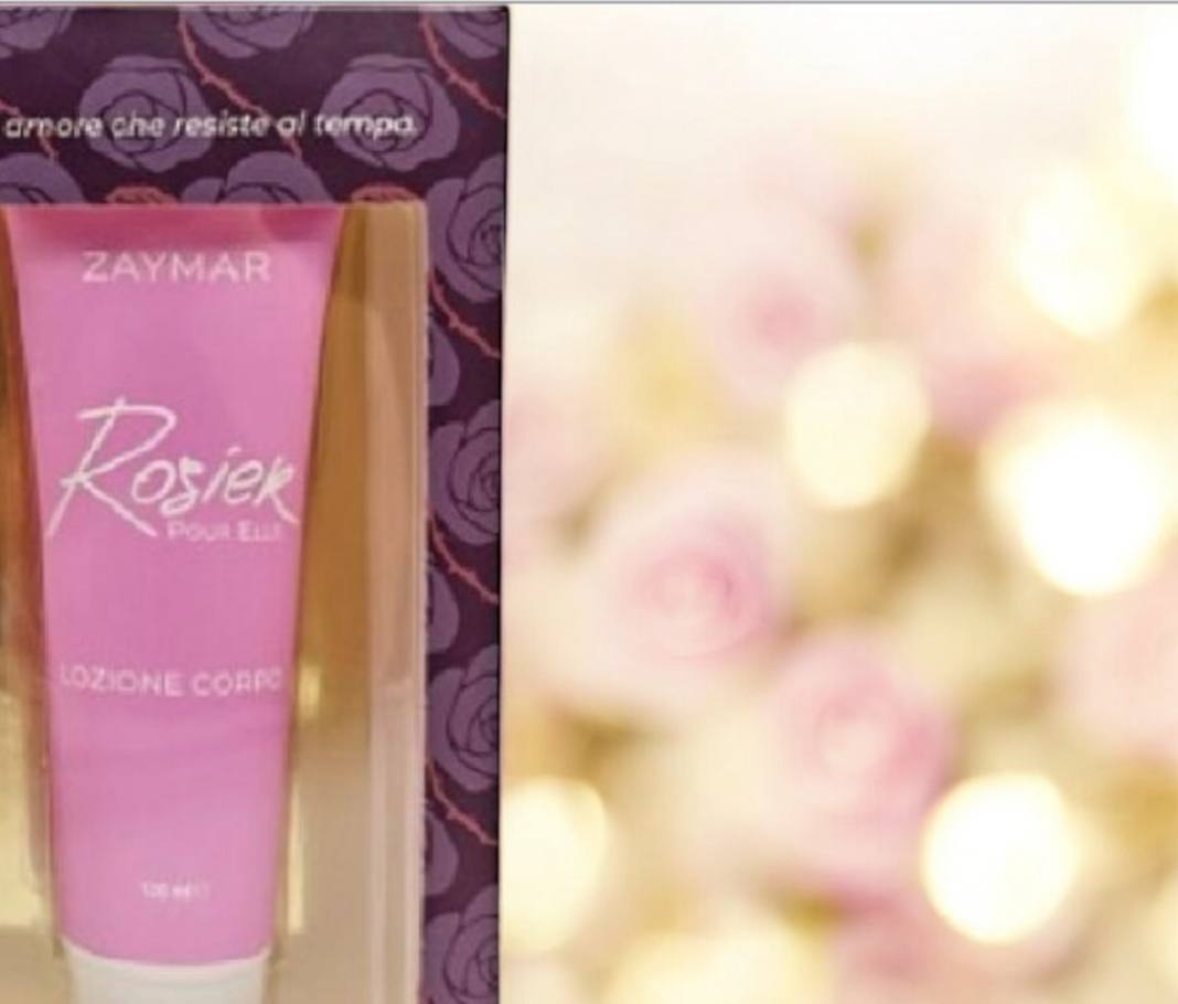 ZAYMAR COFFRET POUR FEMME ROSIER un set di profumi che include un'eau de parfum e una lozione per il corpo.